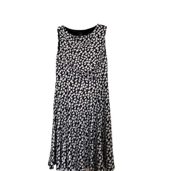EUC Women's Ann Taylor Factory Dress Size 6 Black White Sleeveless - Picture 1 of 8